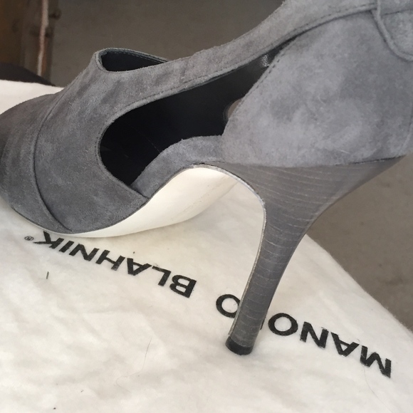 Manolo Blahnik Gray Suede Peep Toe Heels - Picture 6 of 8